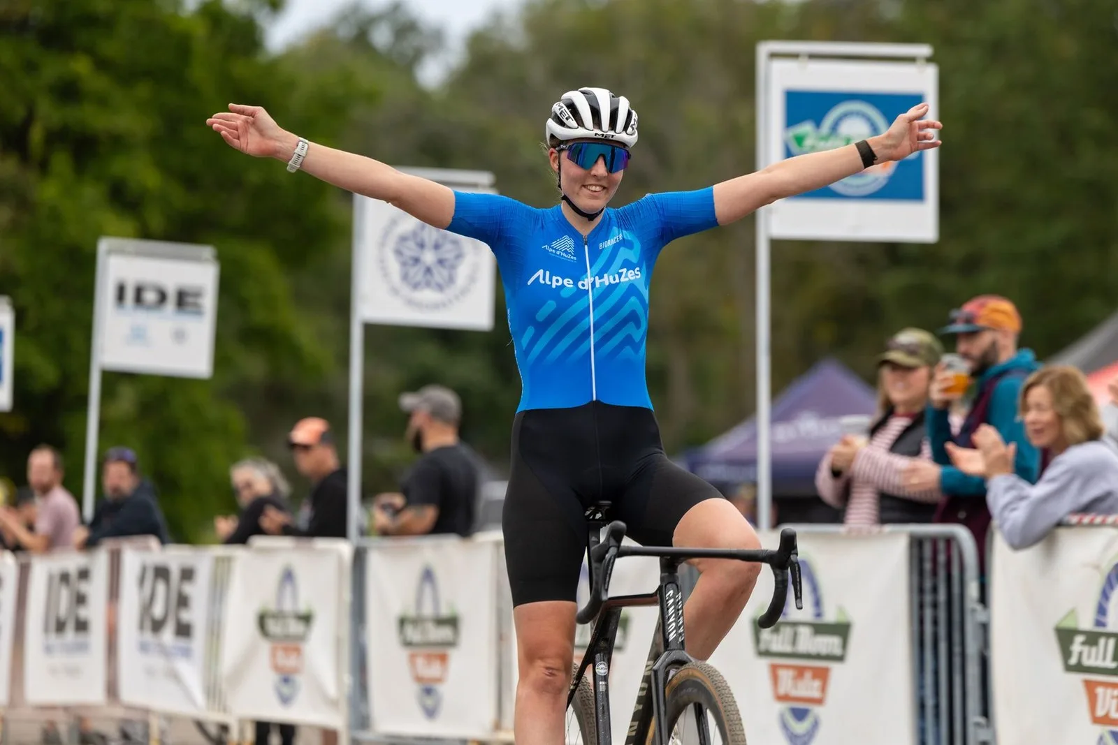 Rochester Cyclocross 2026 day 1 Manon Bakker and Miles Mattern take victory