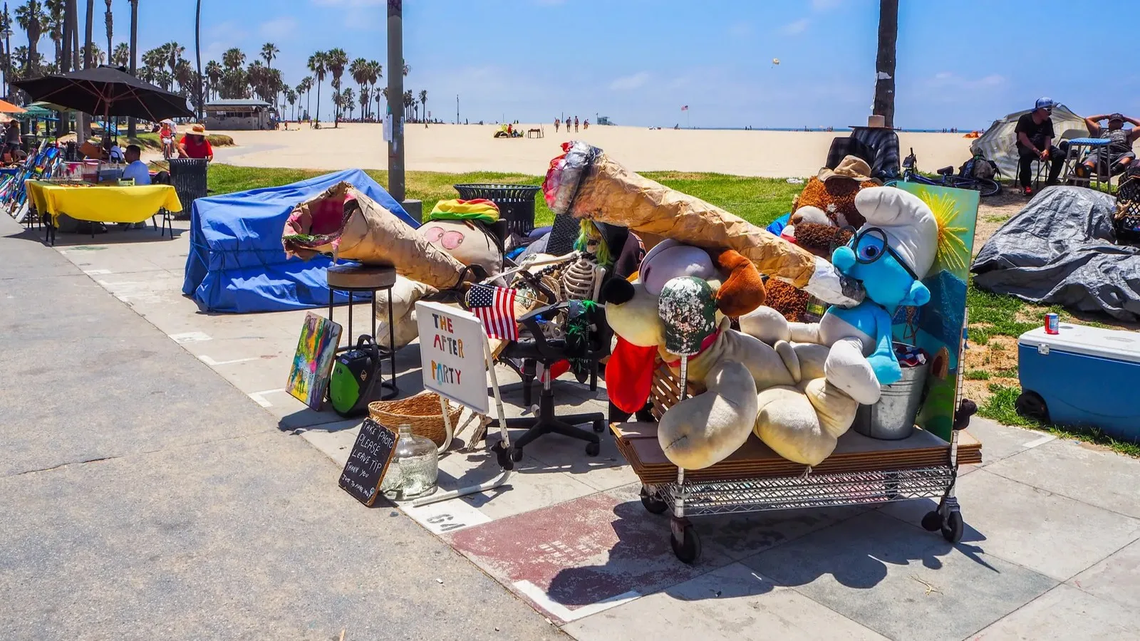 Art displays and vendors are commonplace in Venice Beach.