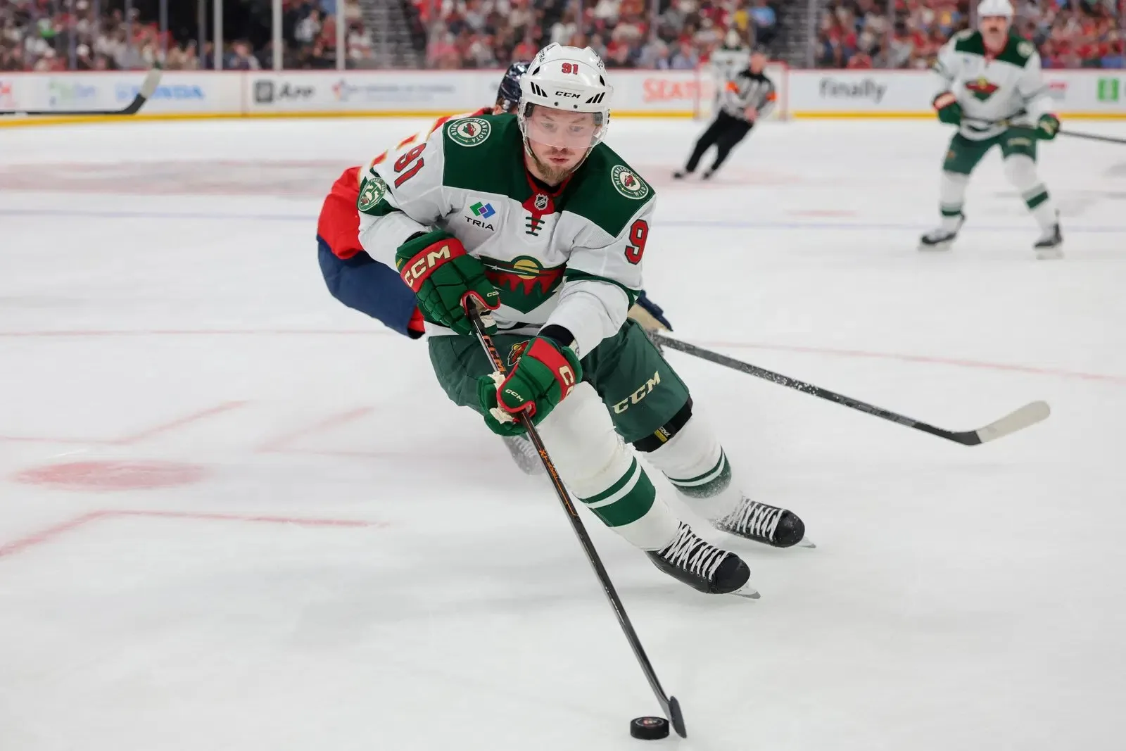 According to NHL insider Elliotte Friedman, the Florida Panthers and UFA Vladimir Tarasenko are reportedly "eying each other."