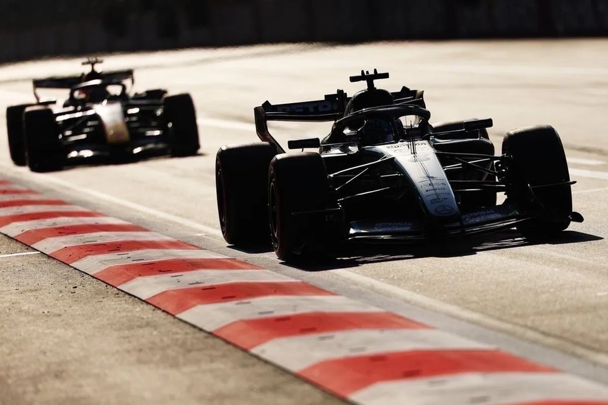 Max Verstappen, Red Bull Racing, George Russell, Mercedes