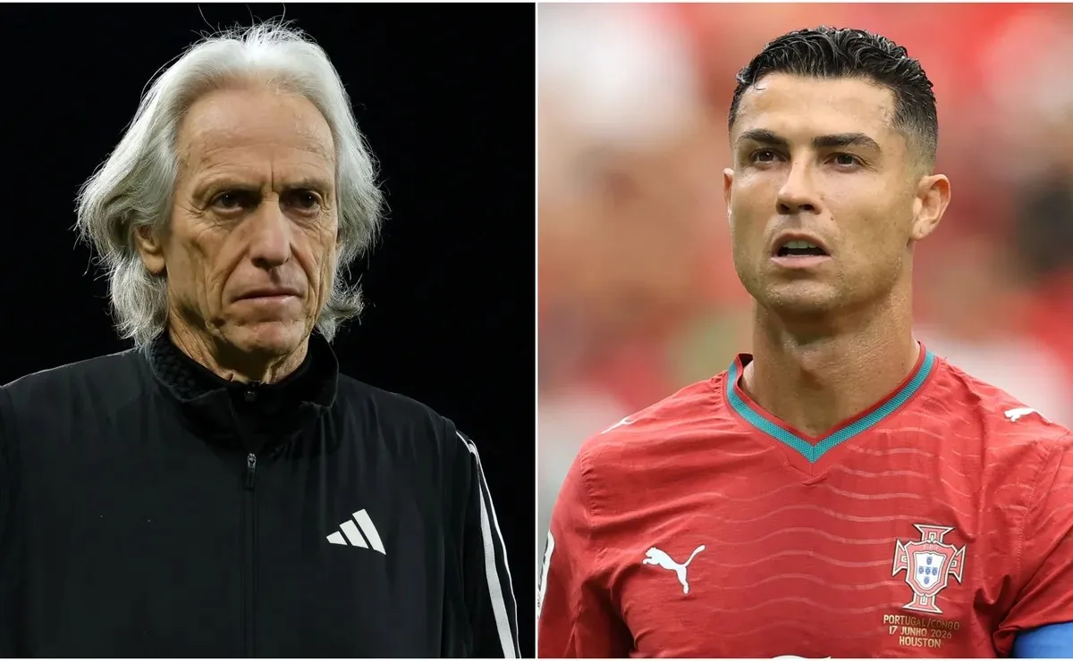 Jorge Jesus and Cristiano Ronaldo #7 of Portugal.
