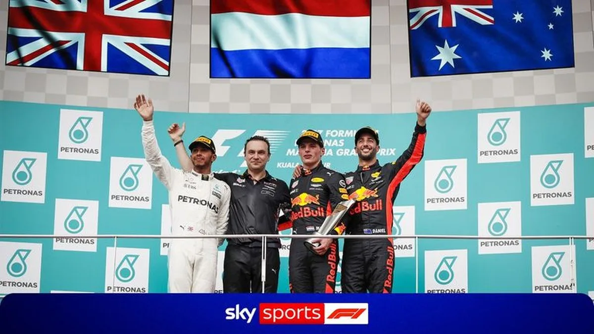 Lewis Hamilton, Ferrari'nin baş antrenörü Frederic Vasseur için tutkulu bir savunma yaptı ancak diğe
