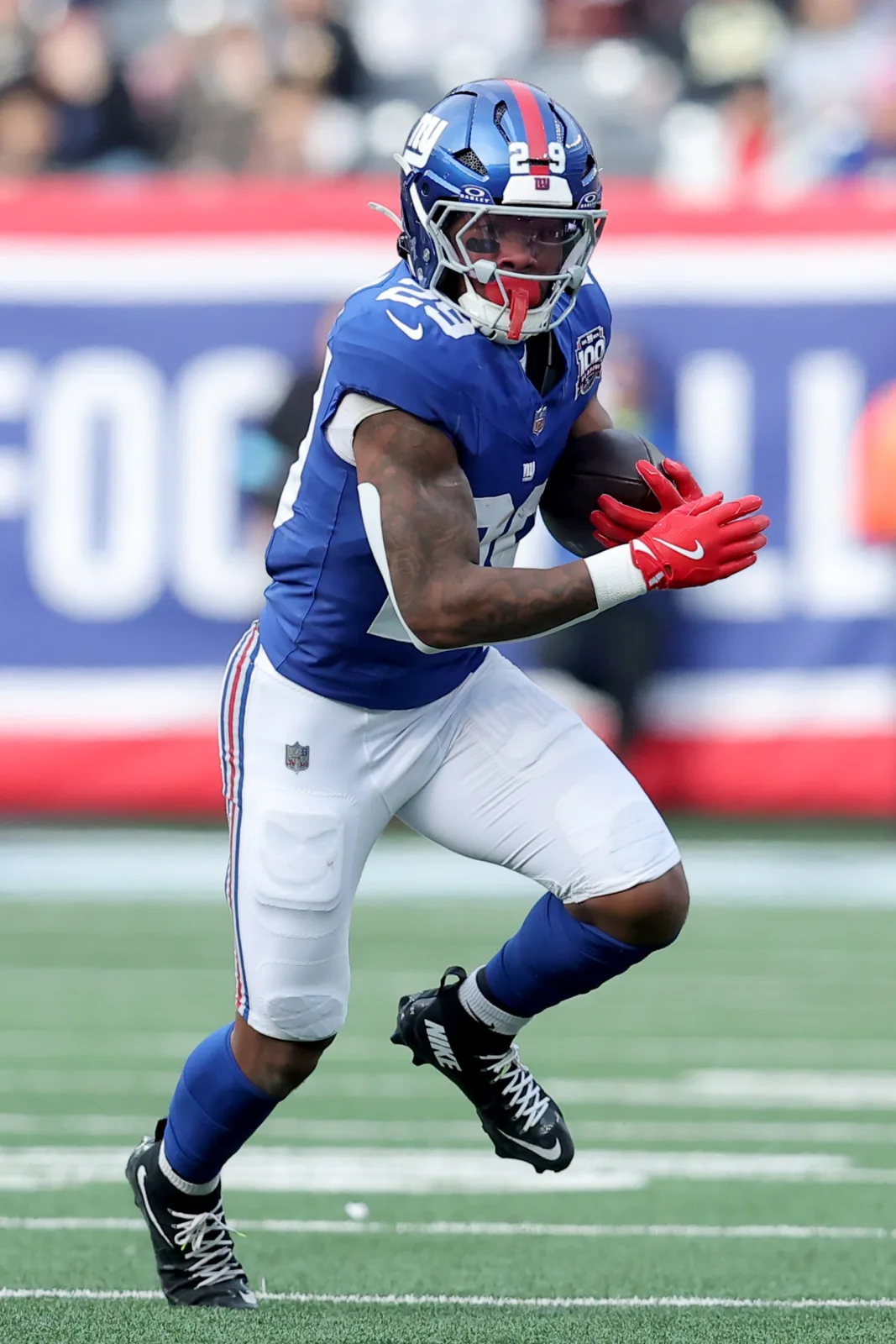 Giants, RB Tyrone Tracy'yi İntahap Listesine Alıyor, Chargers Pratik Kadrosundan Gregory Desrosiers'