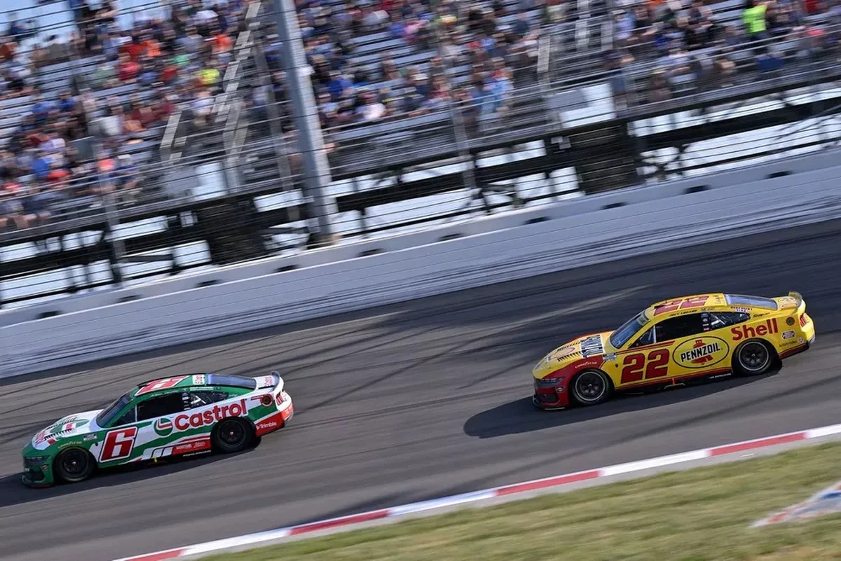 Brad Keselowski, No. 6 RFK Racing Ford; Joey Logano, No. 22 Team Penske Ford