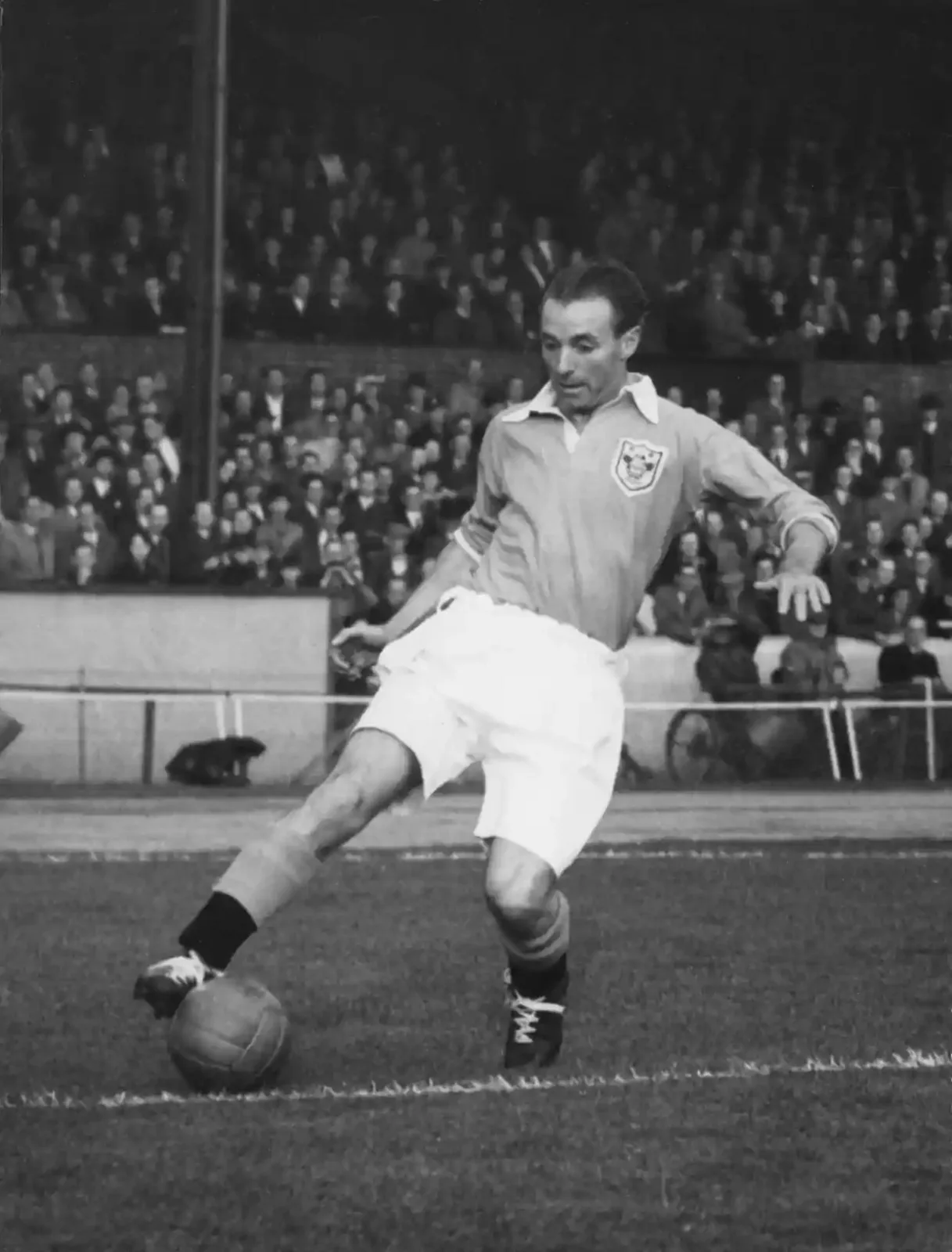 Stanley Matthews on the ball for Blackpool