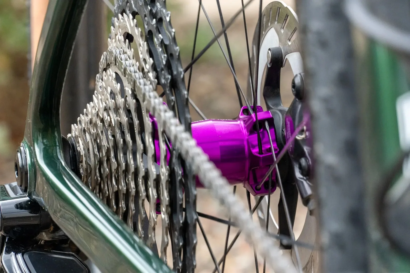 Wolf Tooth Hub Details-4