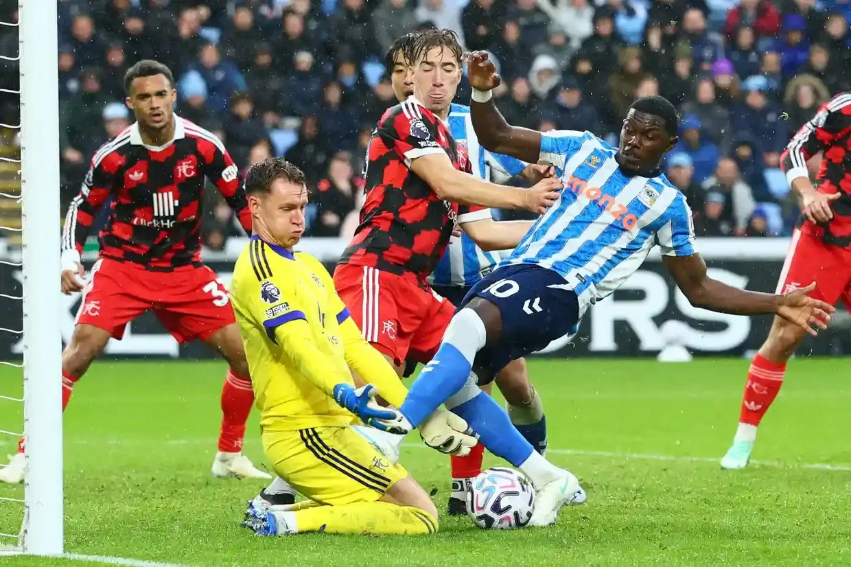 Ephron Mason-Clark takes a shot for Coventry against Fulham.
