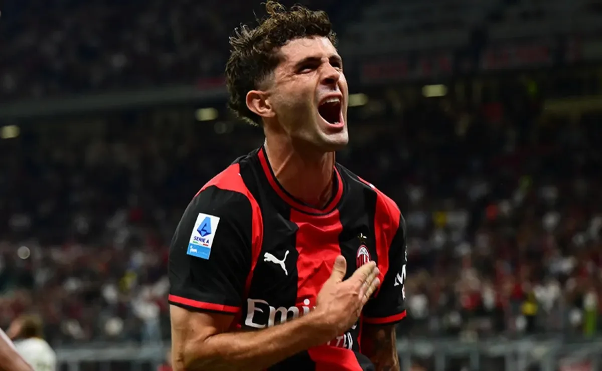Christian Pulisic of AC Milan scores