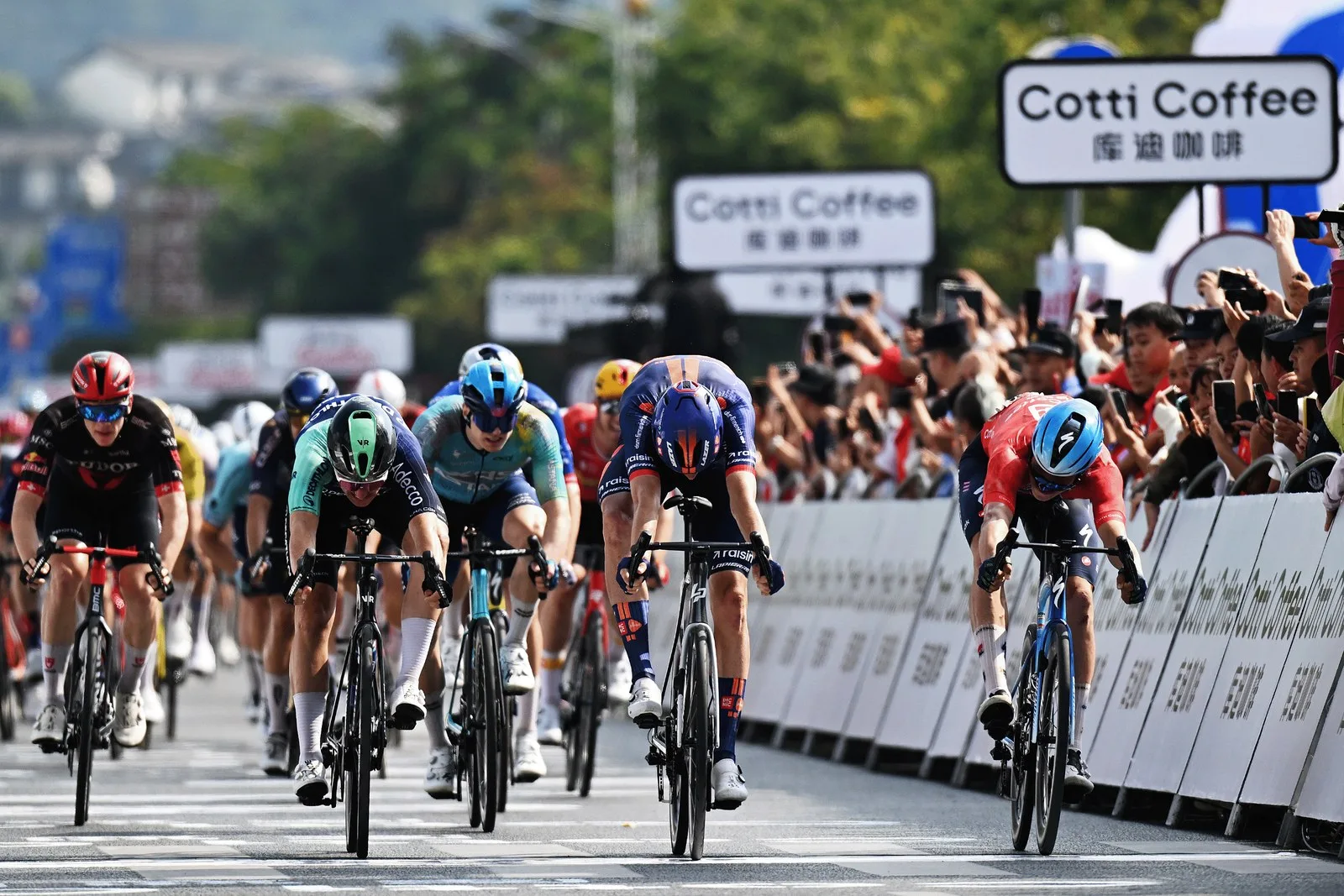 Dutch fast man takes first pro win ahead of Paul Magnier and Olav Kooij in Jingxi