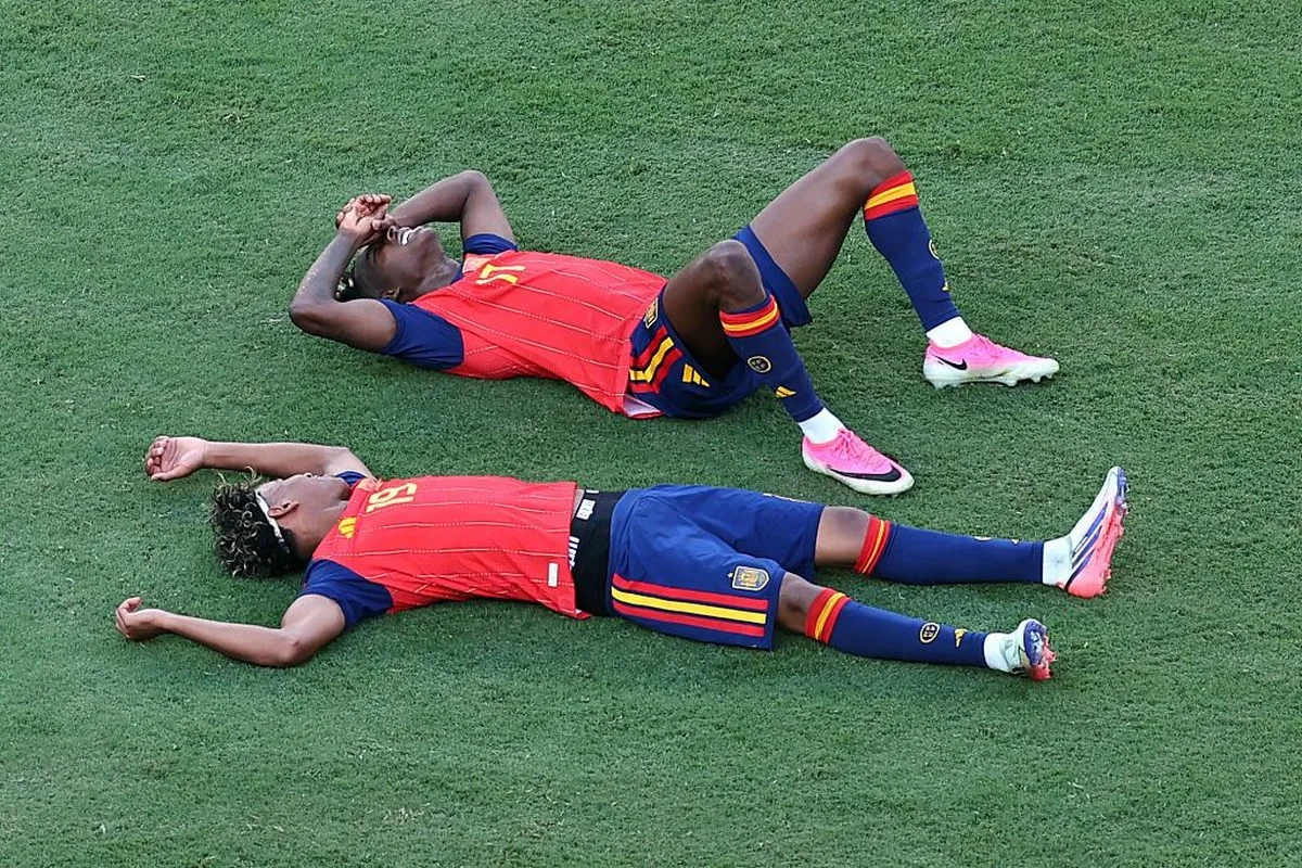 Lamine Yamal and Nico Williams of Spain celebrates after the FIFA World Cup 2026 Final