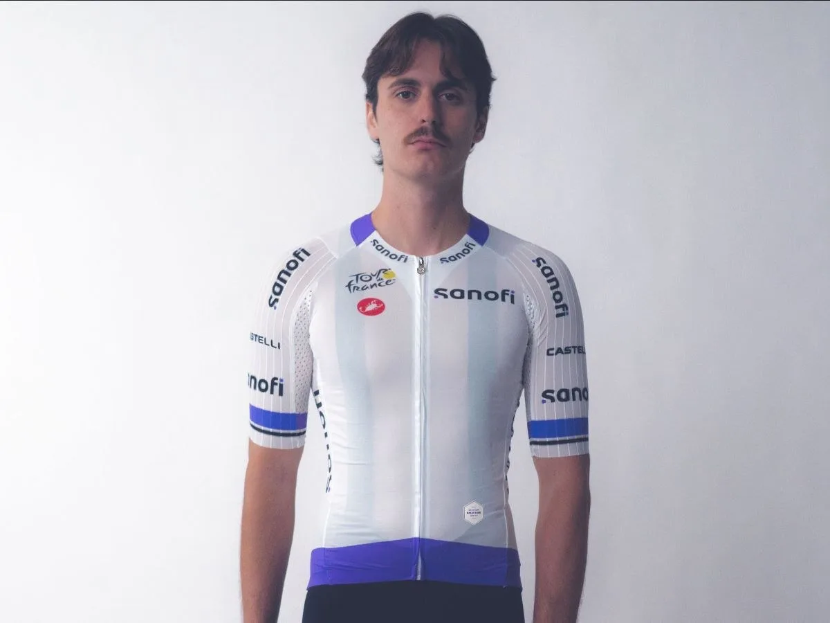 The white young rider's jersey